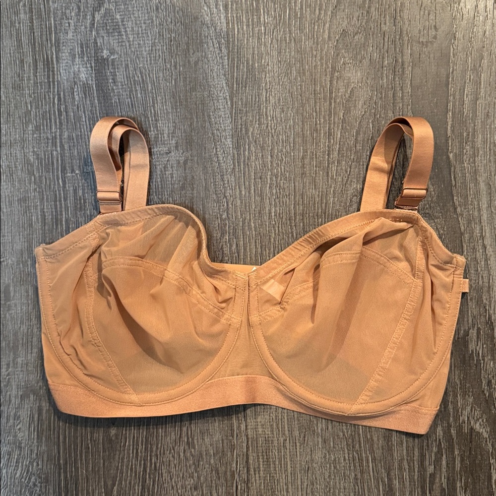 Le Mystere Elegant Convertible/Strapless Underwire Bra